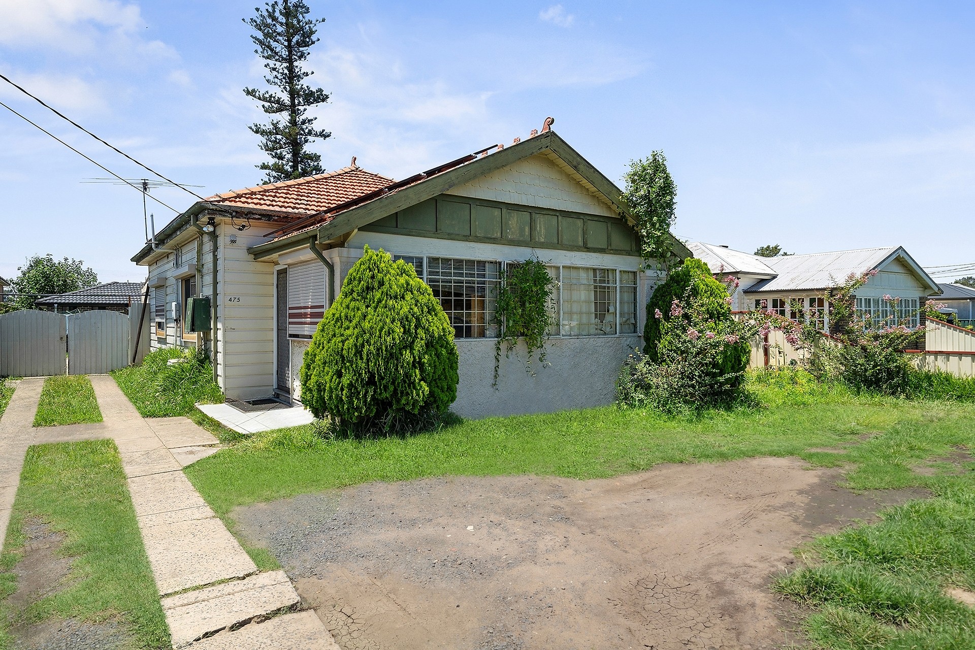 475 The Horsley Drive, Fairfield Auction by Richard Matthews Real Estate - image 1